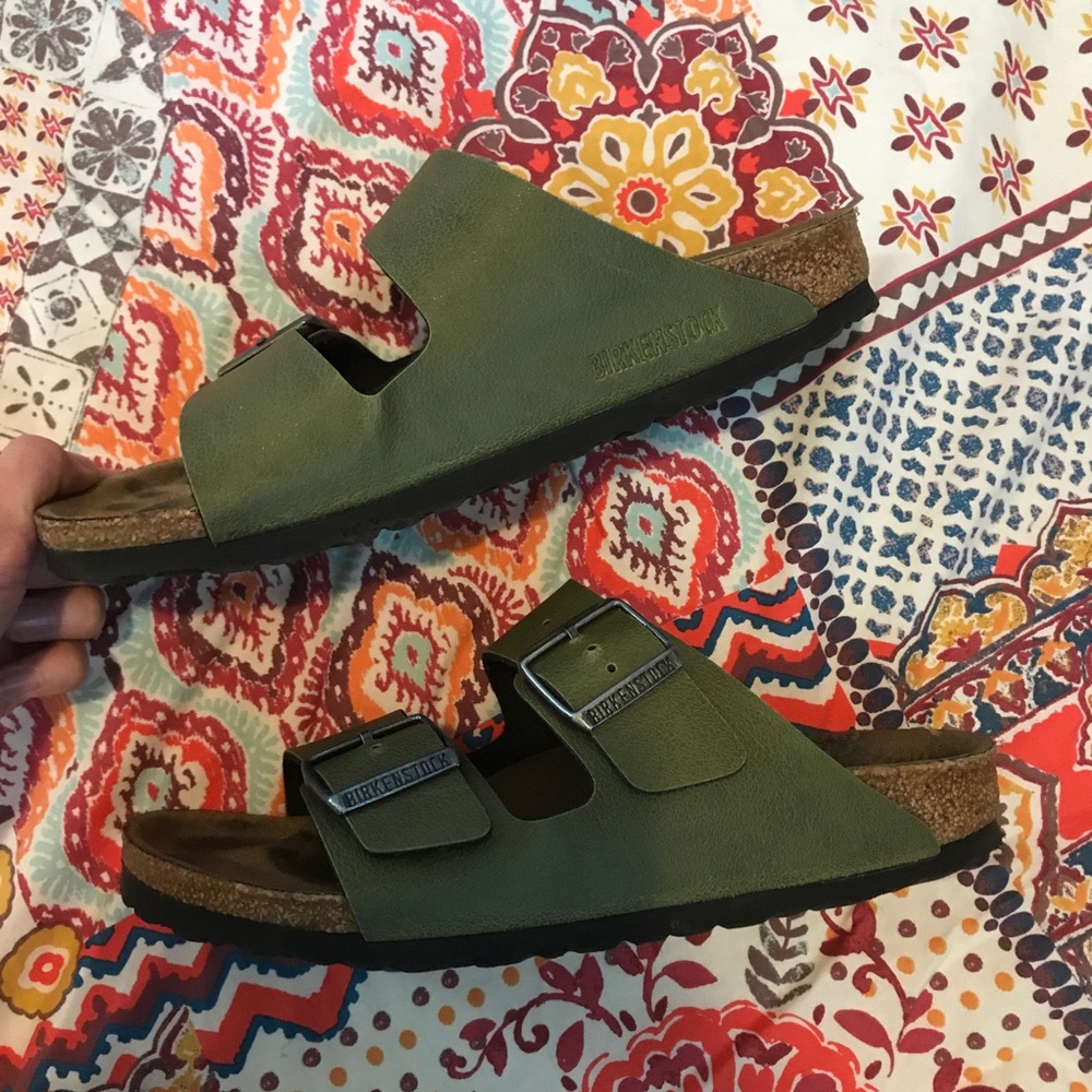 Arizona Vegan Birkenstock in Olive